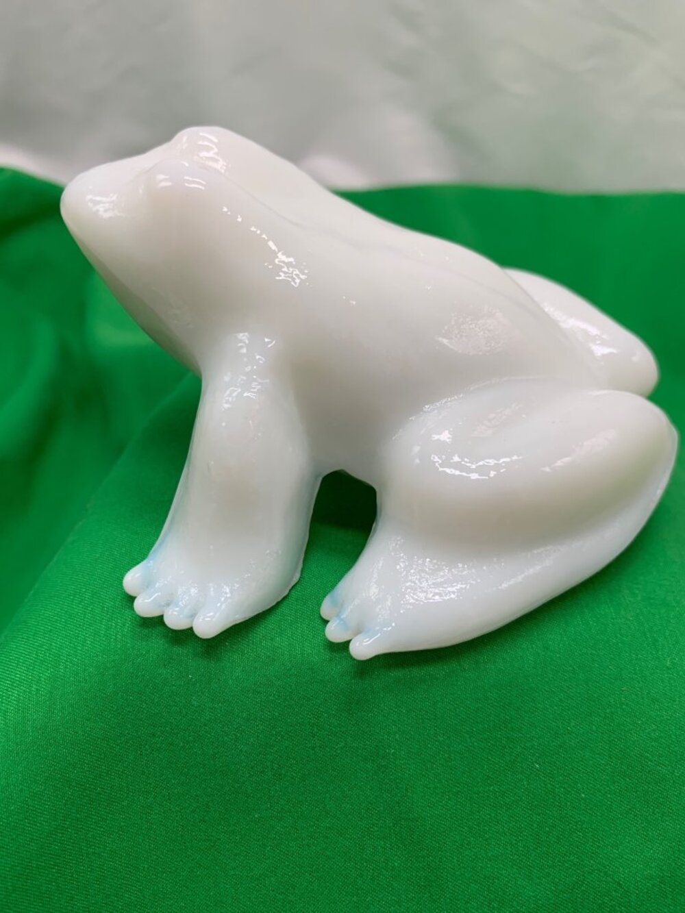 Vintage Mosser Glass White Frog Figurine Paperweight